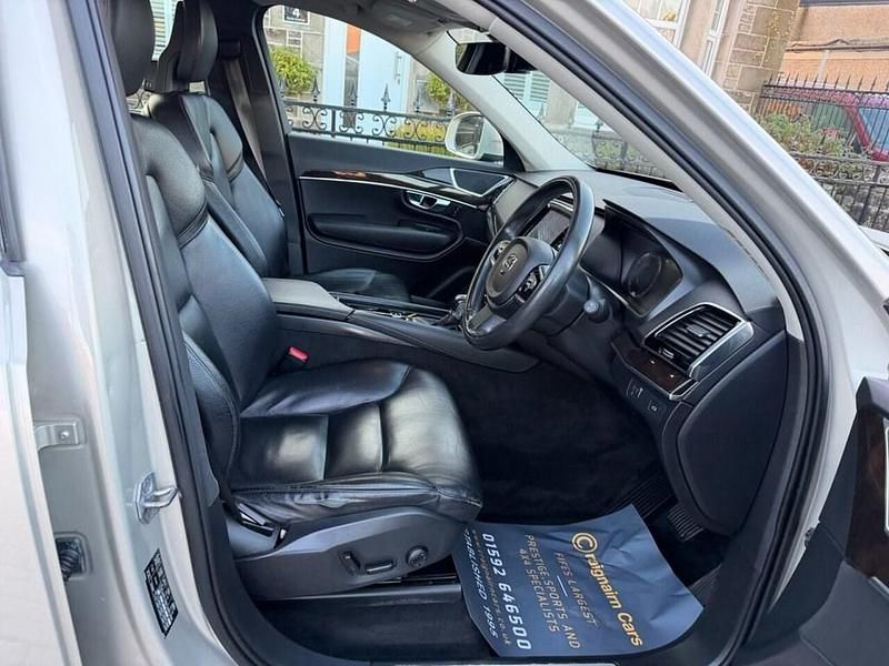 Used Volvo XC90 Momentum 225 HP (165 kW) 2015 Gold SUV