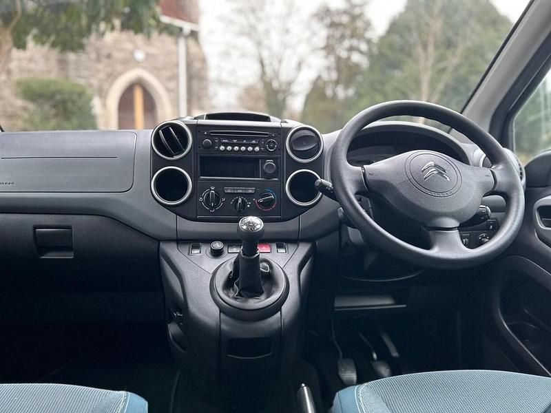 Begagnad Citroën Berlingo Feel 2018 Blå Minibuss