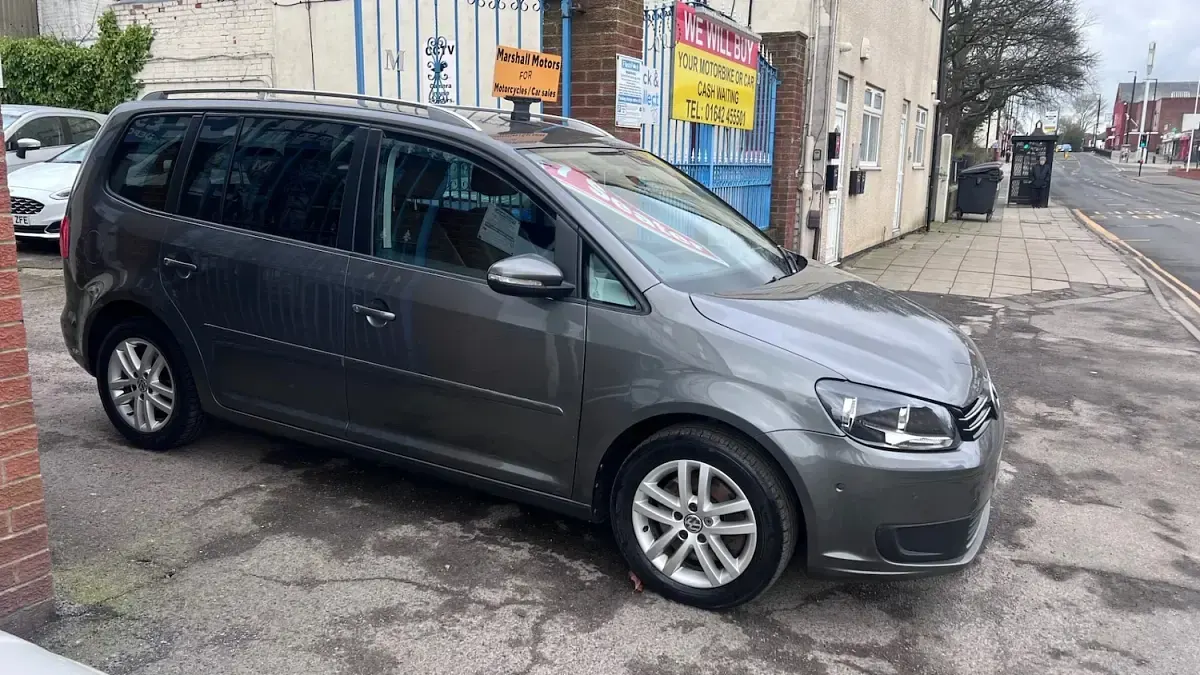 Used VW Touran SE 140 HP (102 kW) 2014 Grey MPV