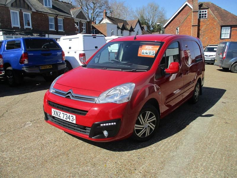 Used Citroën Berlingo 100 HP (73 kW) 2018 Red MPV