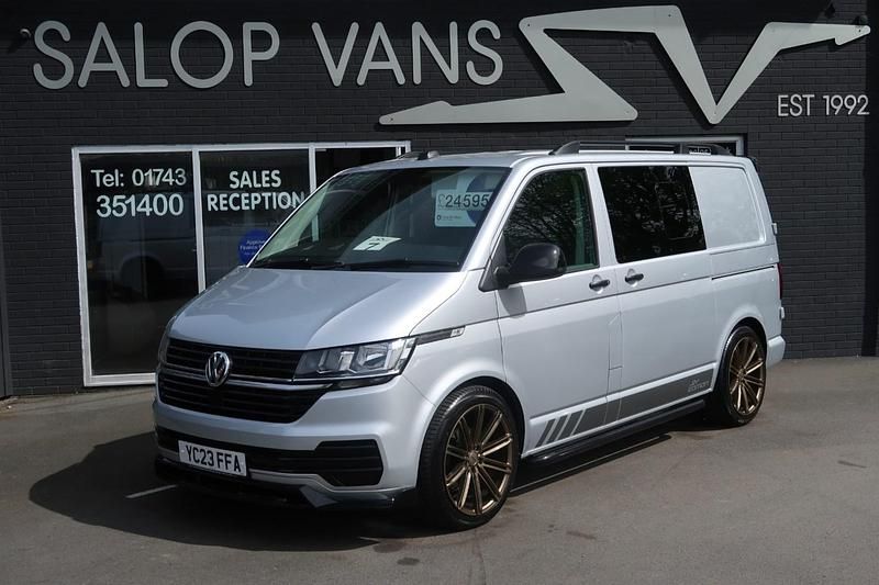 Usado VW Transporter Startline 110 HP (80 kW) 2023 Prateado Van