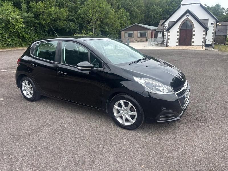 Black Used 2015 Peugeot 208 Active Hatchback | £4,990 (Good price) - Image 1/4