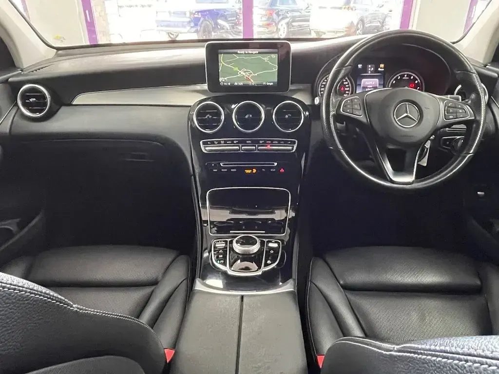 Used Mercedes GLC250 211 HP (155 kW) 2019 Silver SUV