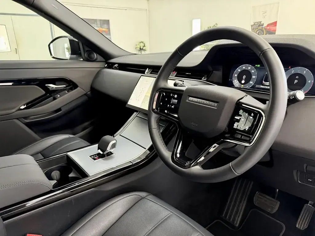 Used Land Rover Range Rover evoque S 2024 White SUV
