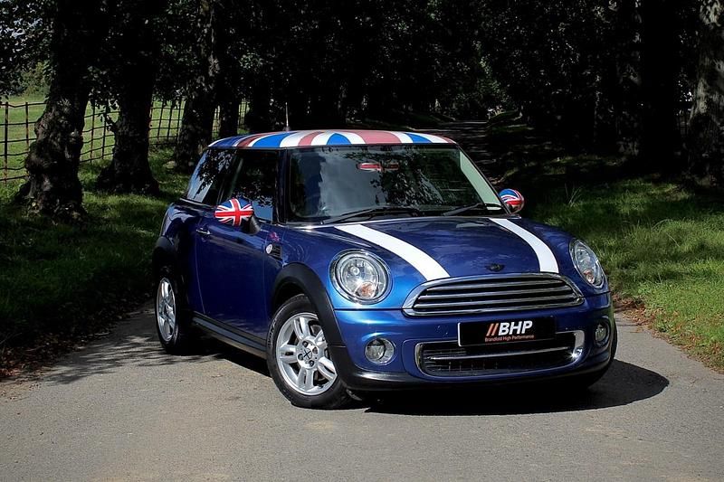 Blue Used 2011 Mini Cooper Hatch Hatchback | £3,450 (Good price) - Image 1/4