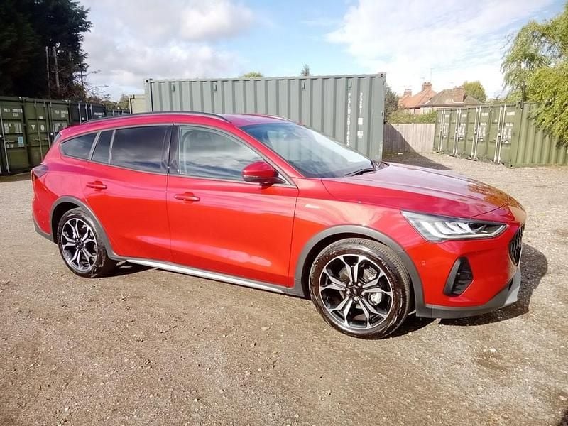 Used Ford Focus Active X 155 HP (114 kW) 2024 Red Estate