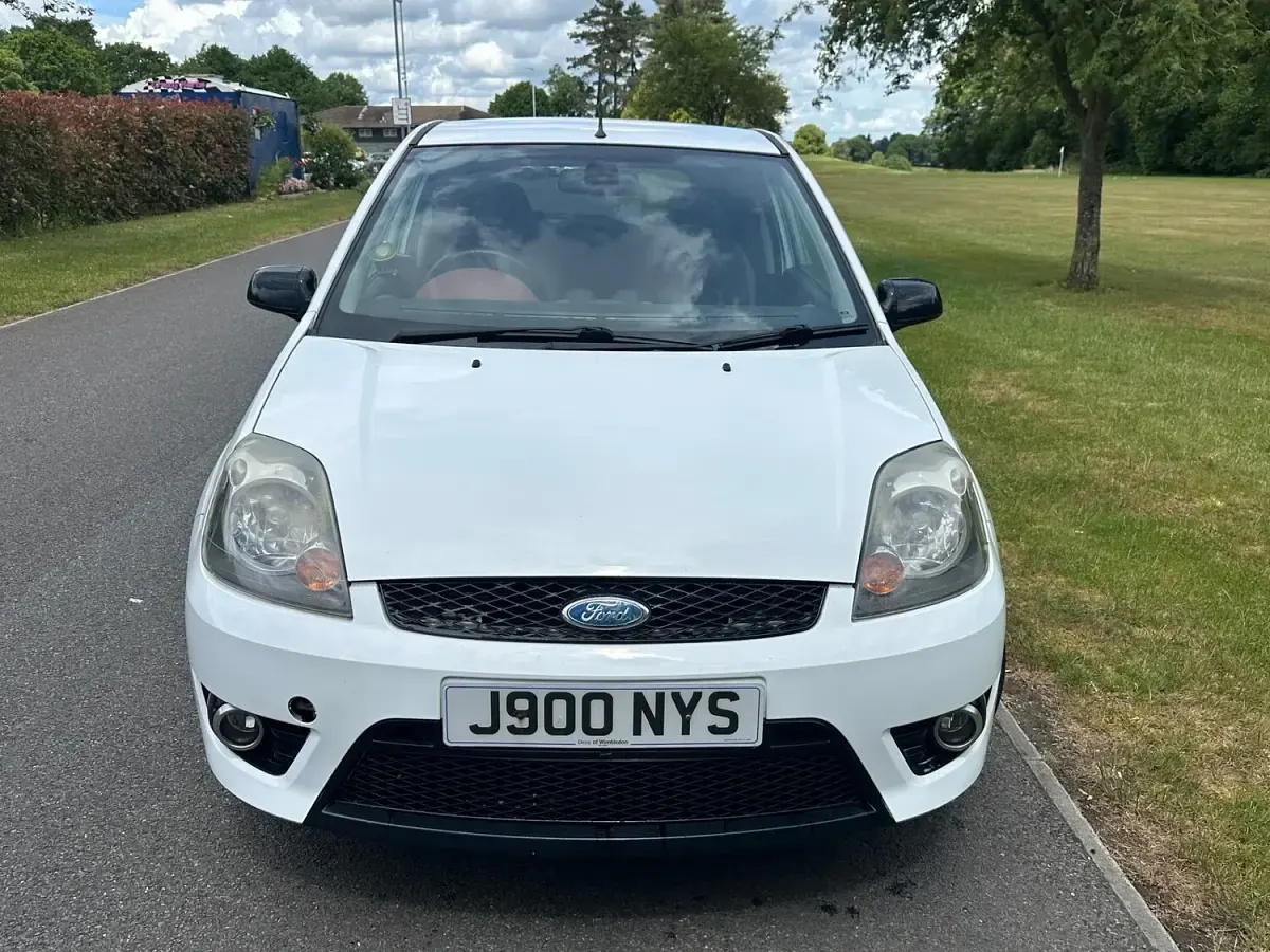 Used Ford Fiesta Zetec 2008 White Hatchback