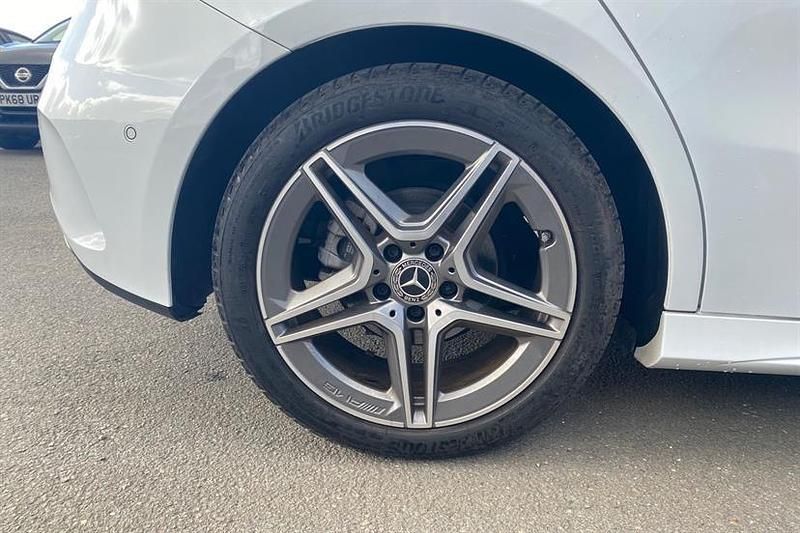 Used Mercedes A180 Executive 136 HP (100 kW) 2023 Digital white Hatchback