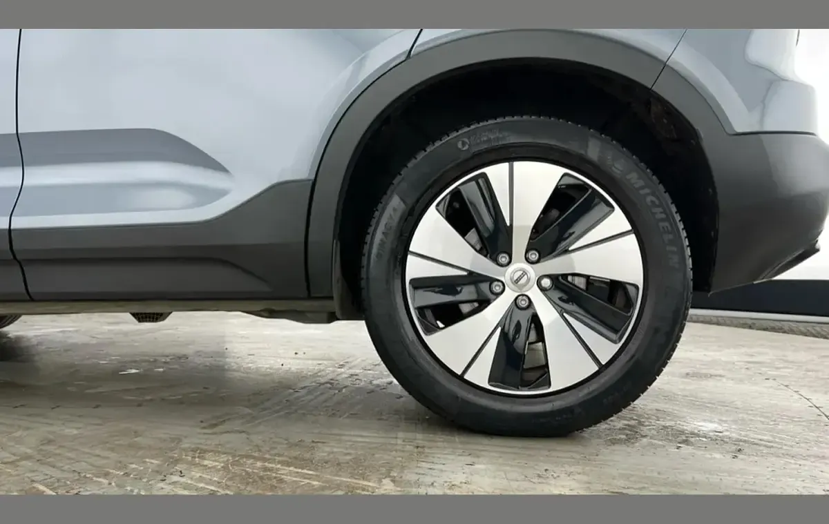 Used Volvo XC40 Plus 207 HP (152 kW) 2023 Grey SUV