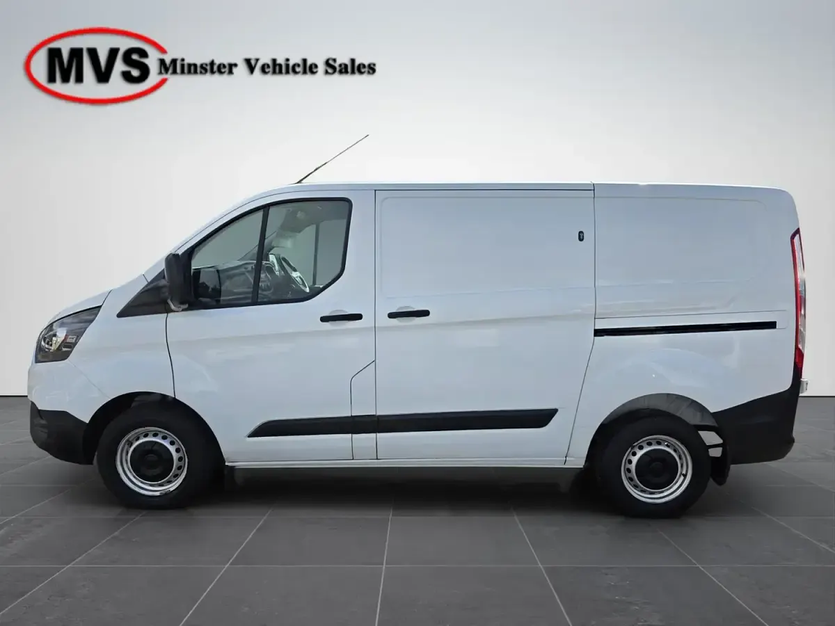 Used Ford Transit Custom 105 HP (77 kW) 2021 White Van
