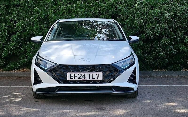 Used Hyundai i20 Advanced 101 HP (74 kW) 2024 Atlas white Hatchback