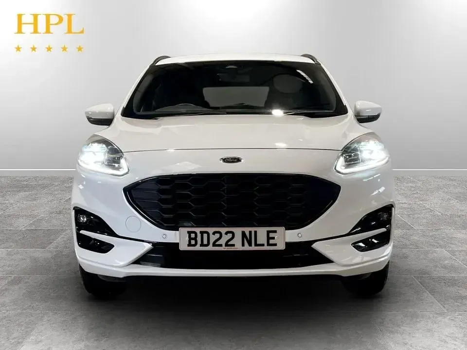 Usado Ford Kuga ST-Line 225 CV (165 kW) 2022 Blanco SUV