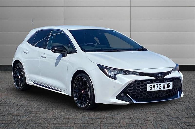 Platinum pearl white Used 2023 Toyota Corolla Sport Hatchback | £22,991 (Expensive) - Image 1/3