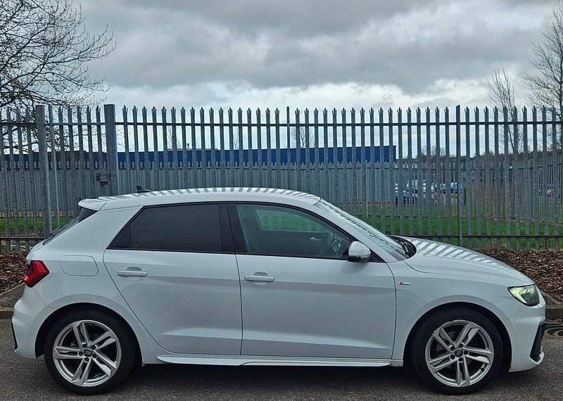 Used Audi A1 Sportback S-Line 150 HP (110 kW) 2019 White Hatchback