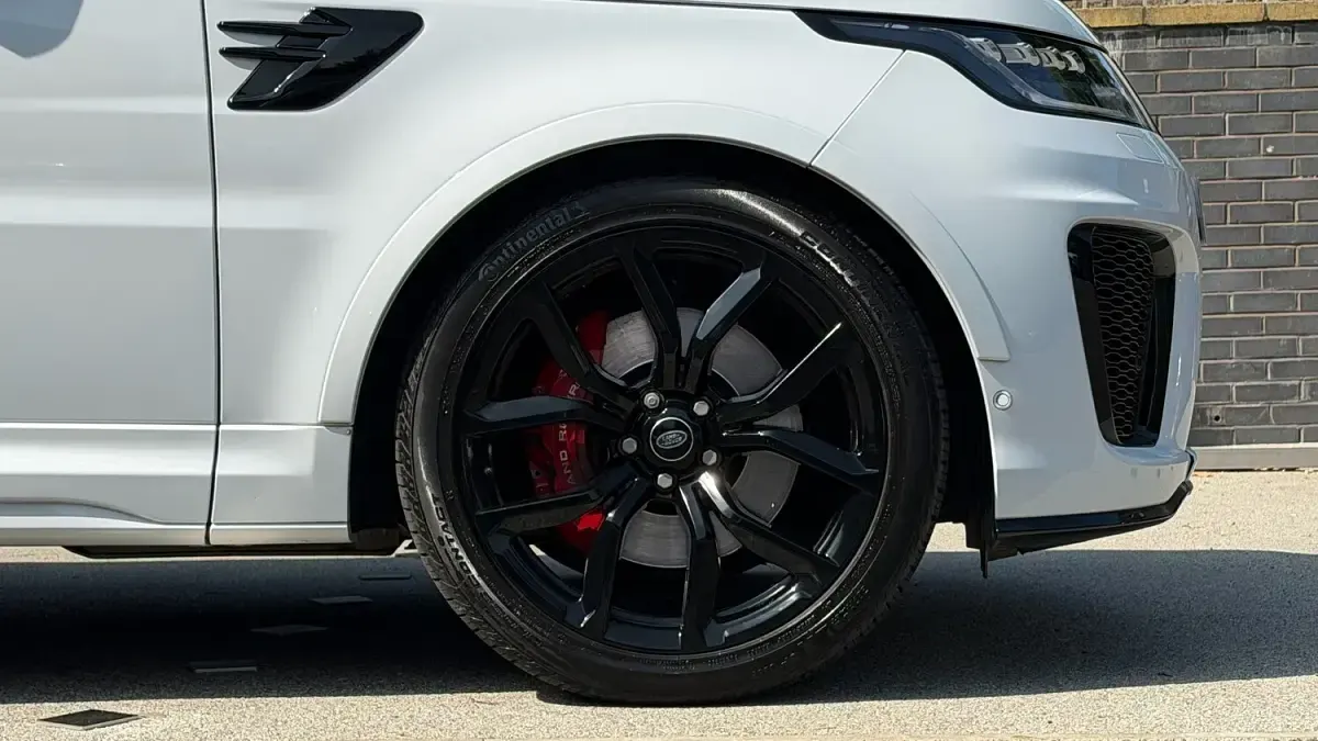 Used Land Rover Range Rover Sport SVR 575 HP (422 kW) 2021 White SUV