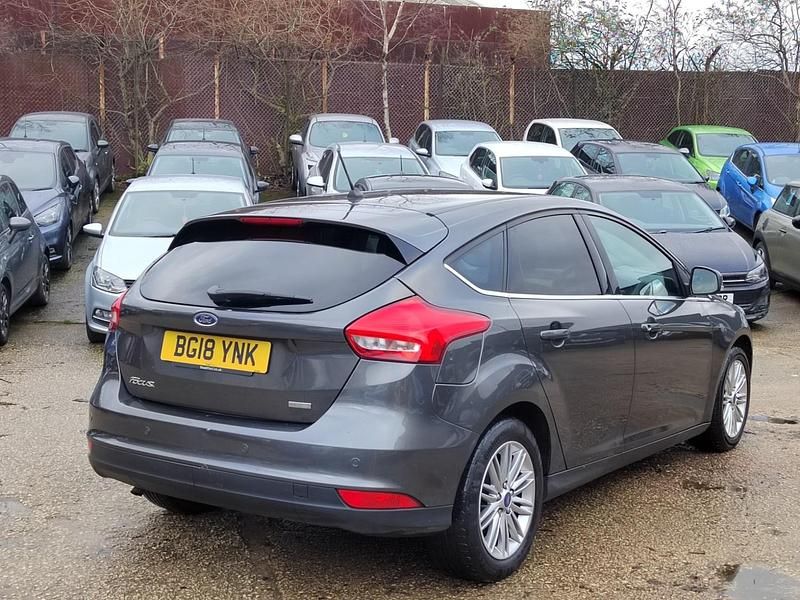 Used Ford Focus Zetec 123 HP (90 kW) 2018 Grey Hatchback