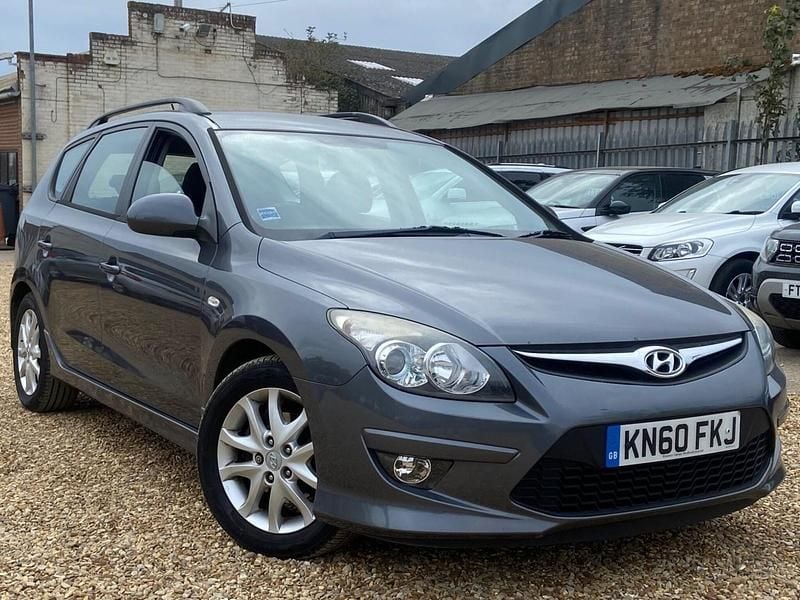 Grey Used 2010 Hyundai i30 Comfort Estate | £3,190 (Fair price) - Image 1/4