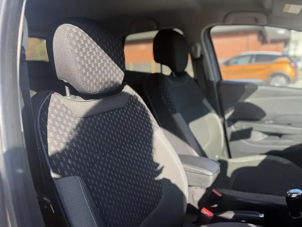 Used Renault Captur Dynamique 2017 Grey/black SUV