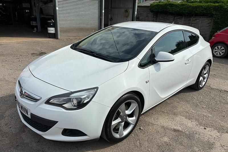 Used 2015 Vauxhall Astra GTC Sport Coupe | £3,995 (Fair price) - Image 1/1