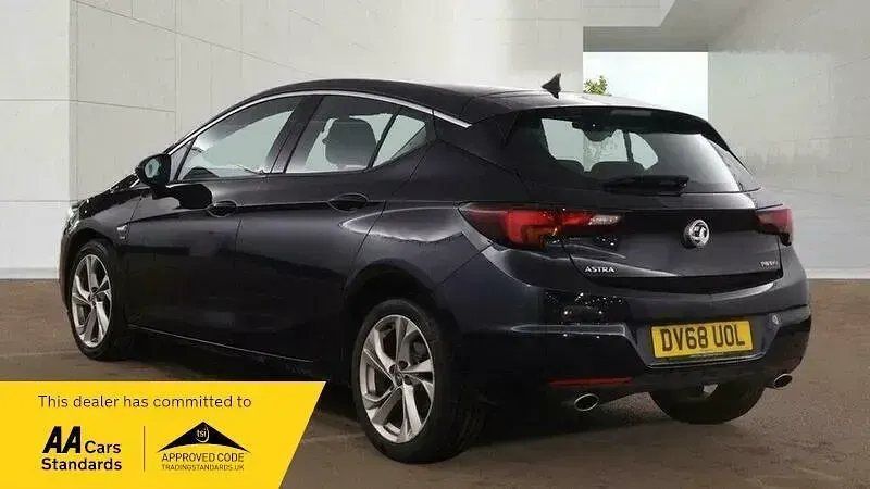 Used Vauxhall Astra SRi 200 HP (147 kW) 2018 Blue Hatchback