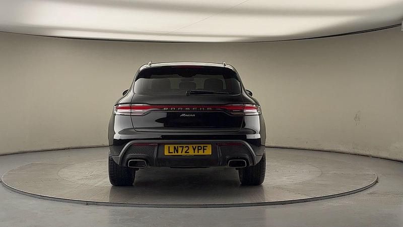Used Porsche Macan 265 HP (194 kW) 2022 Black SUV