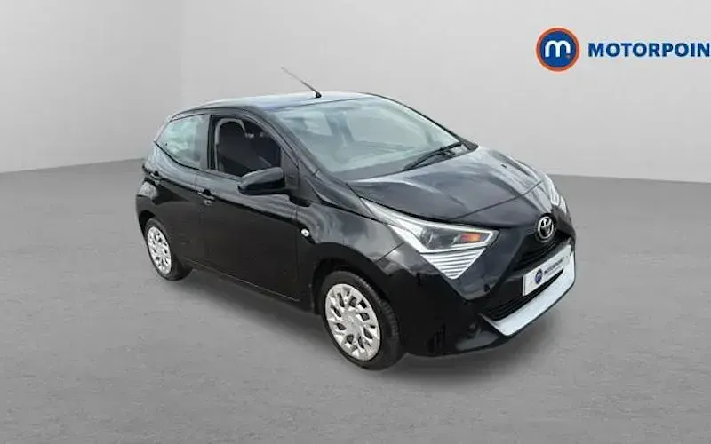 Used Toyota Aygo X-play 72 HP (52 kW) 2019 Hatchback