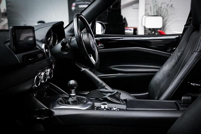 Used Mazda MX5 Inclusive 184 HP (135 kW) 2020 Black Cabriolet