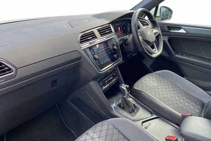 Used VW Tiguan R-line Edition 150 HP (110 kW) 2022 White SUV
