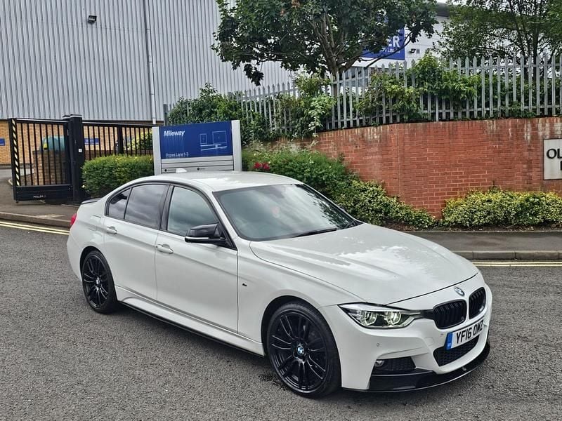 White Used 2016 BMW 320 M Sport Sedan | £7,195 (Expensive) - Image 1/4