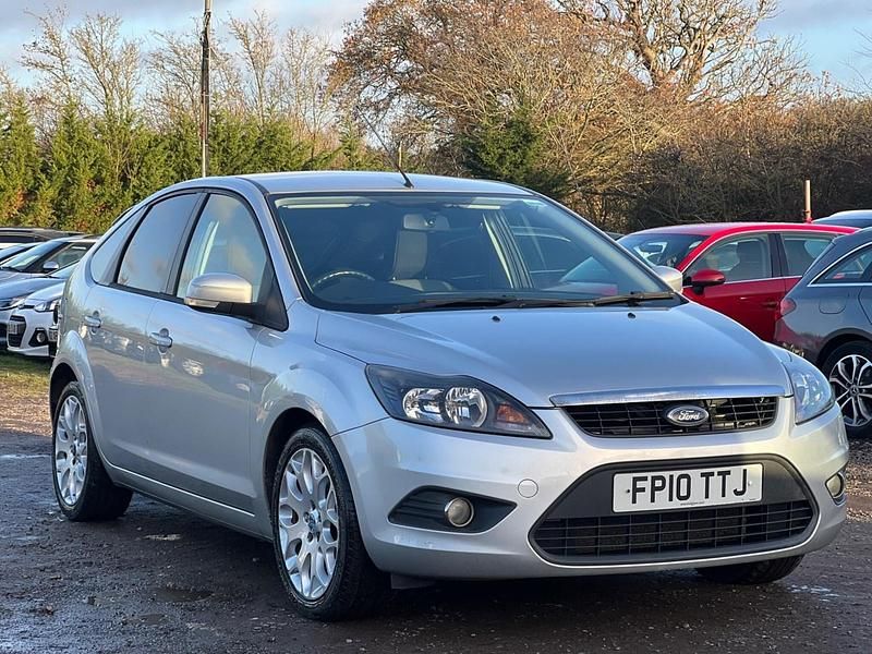 Used Ford Focus Zetec 2010 Silver Hatchback