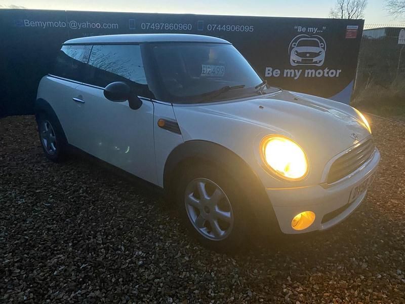 White Used 2008 Mini ONE Hatch Hatchback | £2,499 (Fair price) - Image 1/4