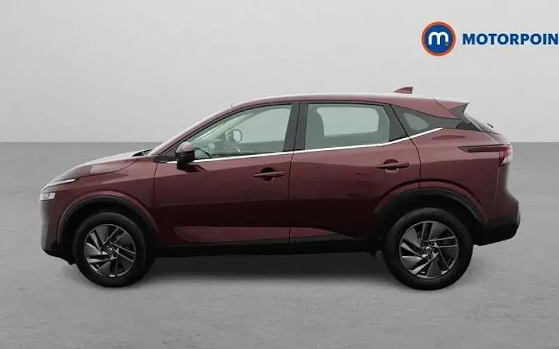 Used Nissan Qashqai Acenta Premium 158 HP (116 kW) 2022 Red SUV
