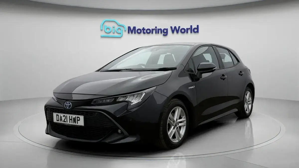 Used Toyota Corolla 122 HP (89 kW) 2021 Black Hatchback
