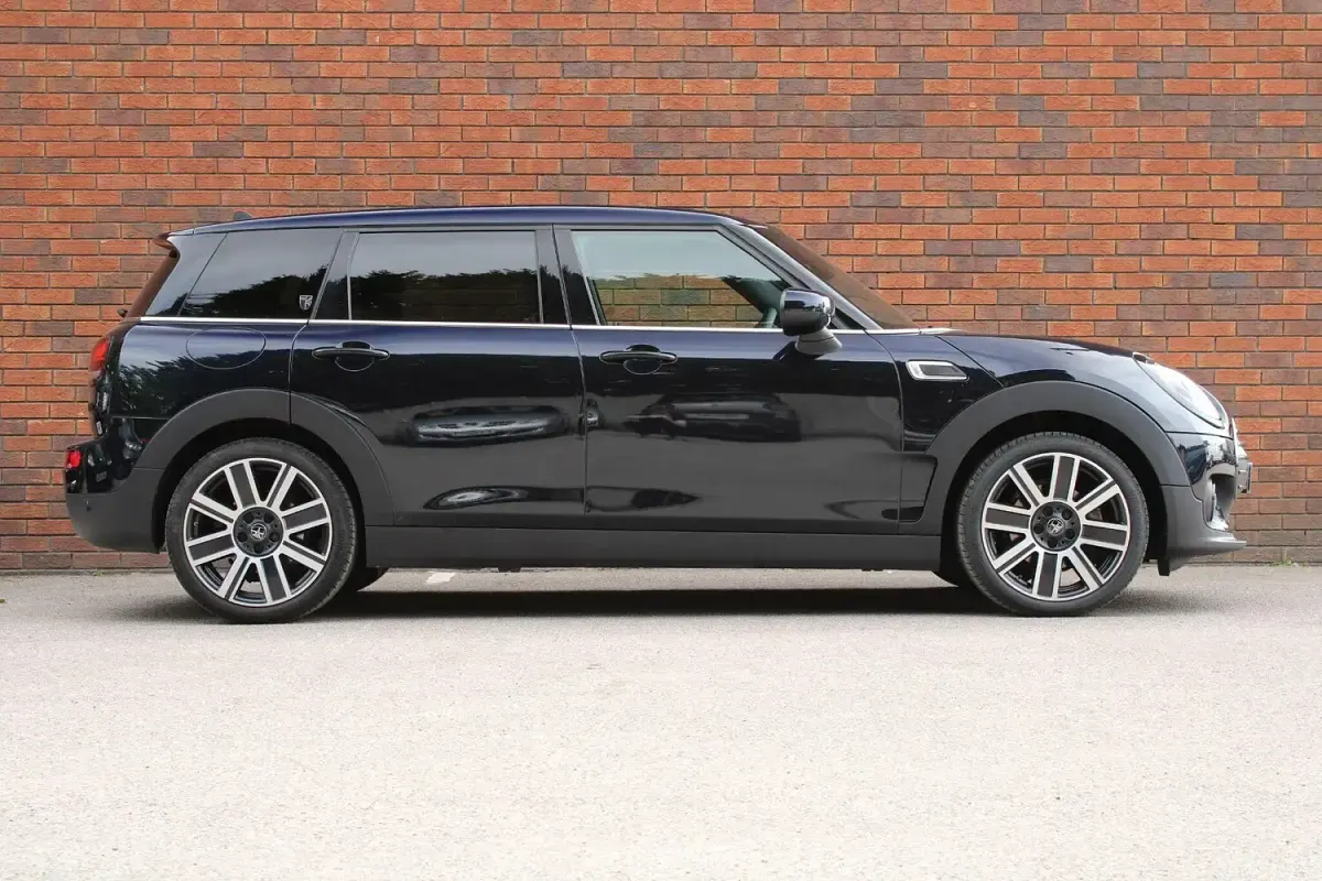 Used Mini Cooper Clubman Exclusive 2022 Blue/black Estate
