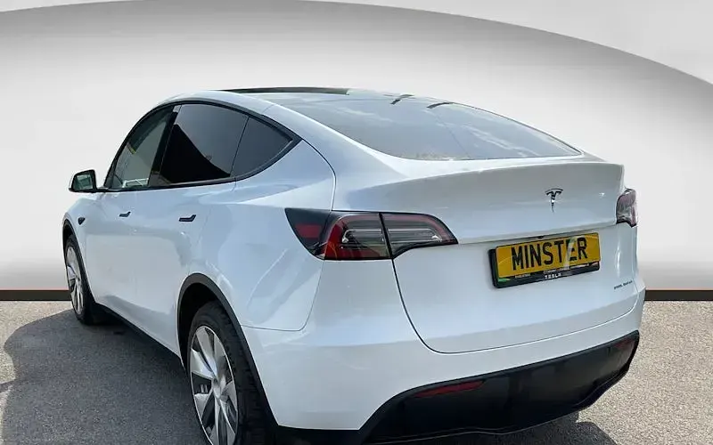 Używany Tesla Model Y Long Range AWD 286 kW (389 KM) 2025 SUV