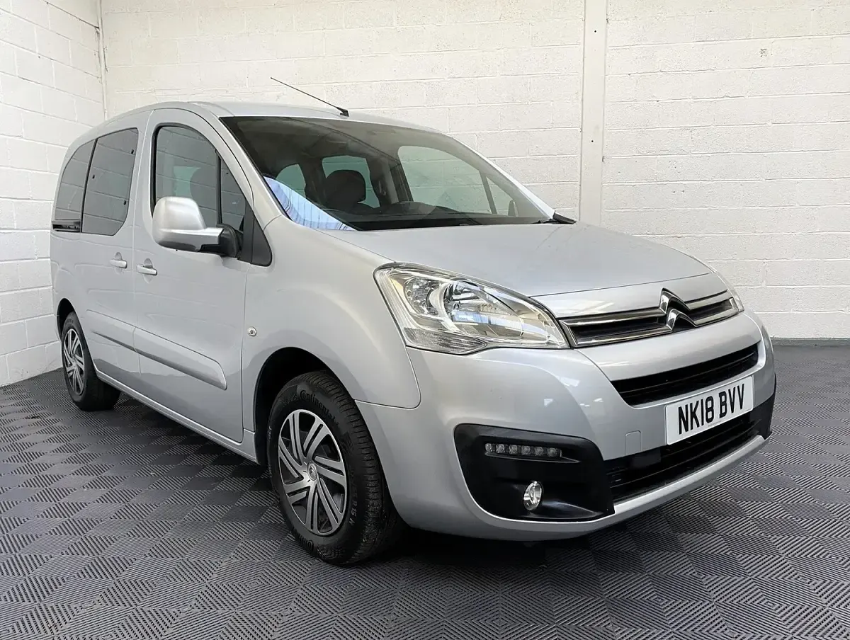 Used Citroën Berlingo Feel 95 HP (69 kW) 2018 Silver MPV