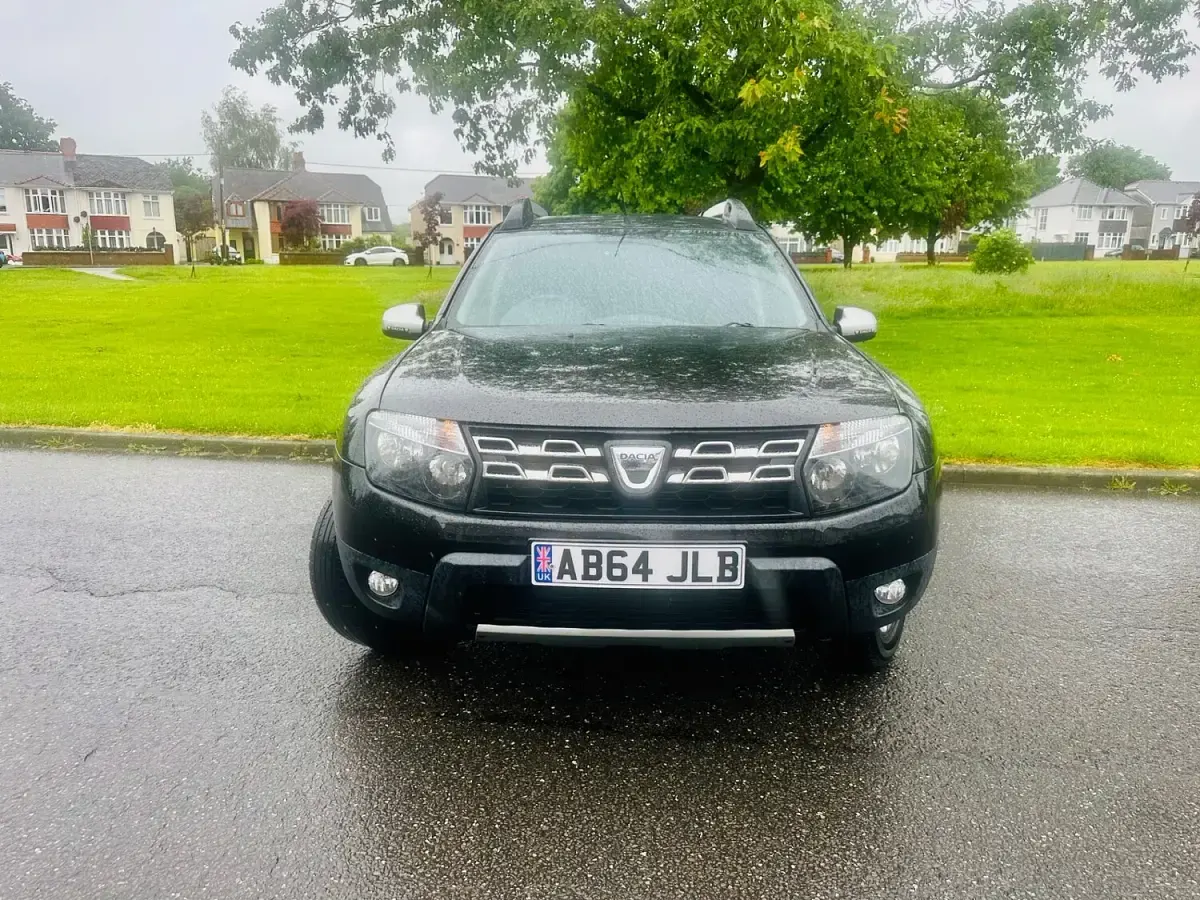 Used Dacia Duster Lauréate 110 HP (80 kW) 2015 Black SUV