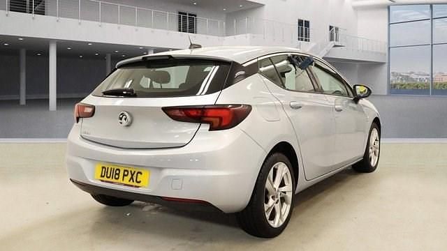 Used Vauxhall Astra SRi 100 HP (73 kW) 2018 Silver Hatchback