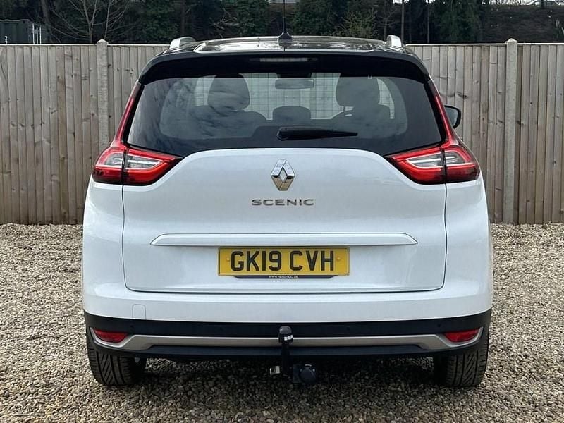 Used Renault Grand Scénic IV Iconic 140 HP (102 kW) 2019 White/black MPV