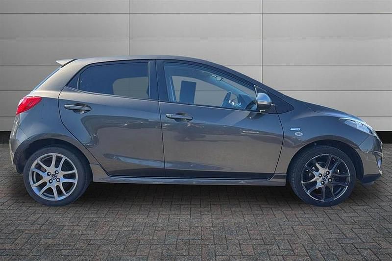 Used Mazda 2 Edition 84 HP (61 kW) 2014 Grey Hatchback