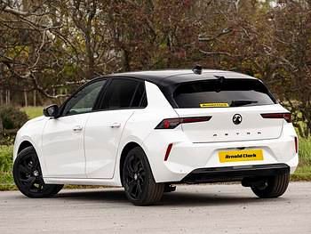 New Vauxhall Astra 130 HP (95 kW) 2026 White Hatchback