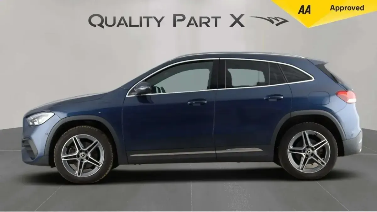 Usado Mercedes GLA250 Exclusive 2021 Azul SUV