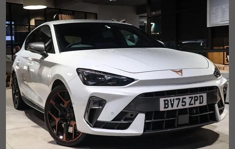 Used Cupra Leon VZ3 267 HP (196 kW) 2025 White Hatchback