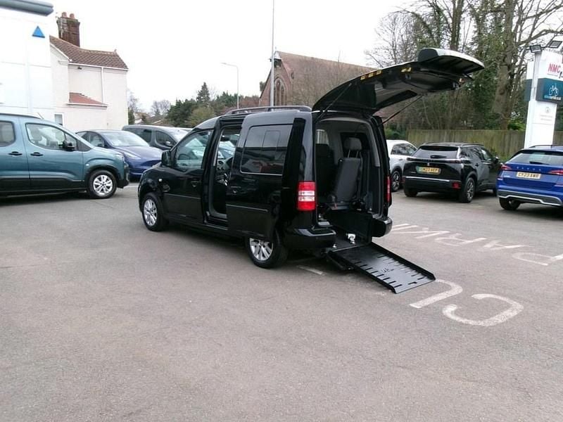 Used VW Caddy Life 102 HP (75 kW) 2015 Black MPV