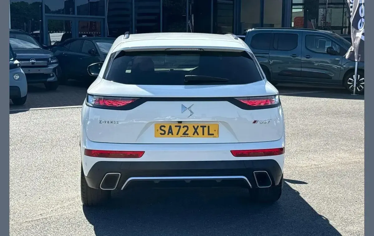 Used DS Automobiles DS7 Crossback Performance Line Plus 225 HP (165 kW) 2022 White SUV