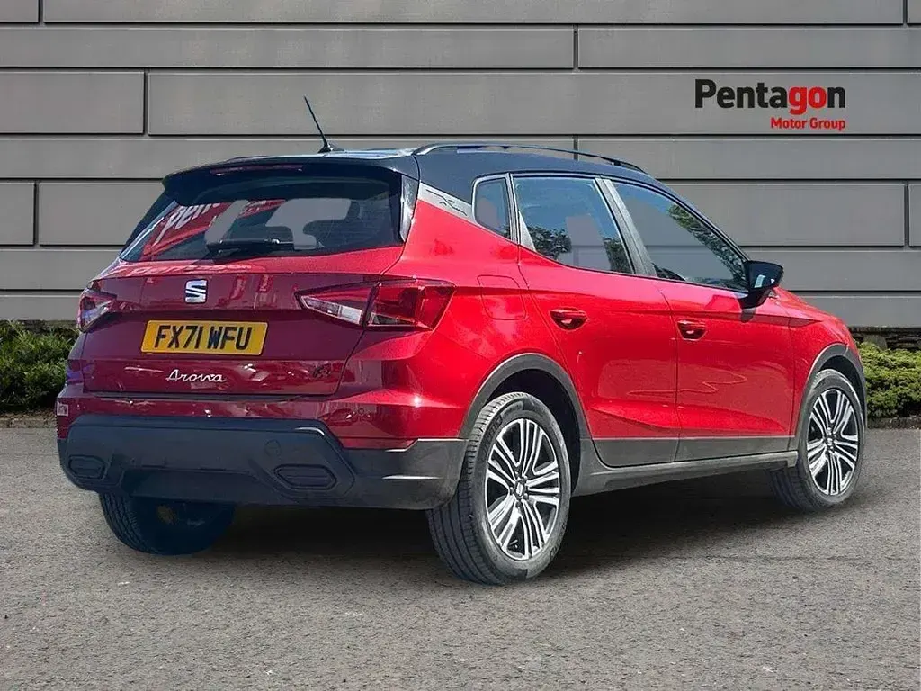 Used Seat Arona SE Technology 94 HP (69 kW) 2021 Red SUV