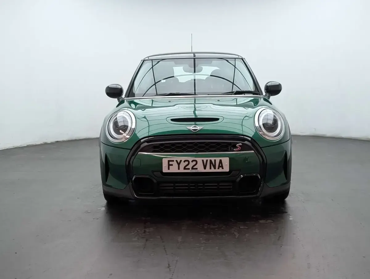 Used Mini Cooper S Classic 175 HP (128 kW) 2022 Green Hatchback