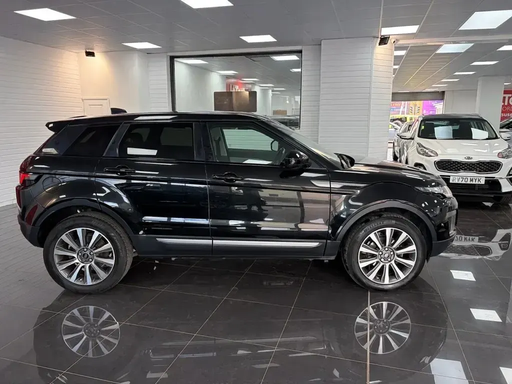 Used Land Rover Range Rover evoque SE 150 HP (110 kW) 2017 Black SUV