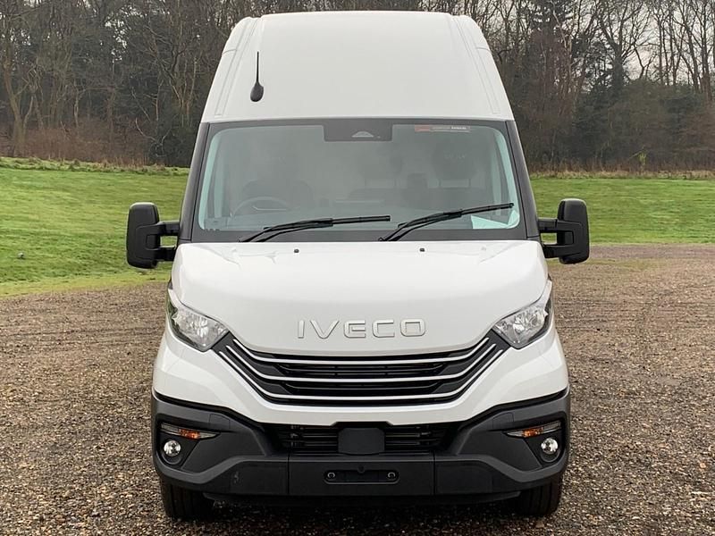 New Iveco Daily 140 HP (102 kW) 2025 White Van
