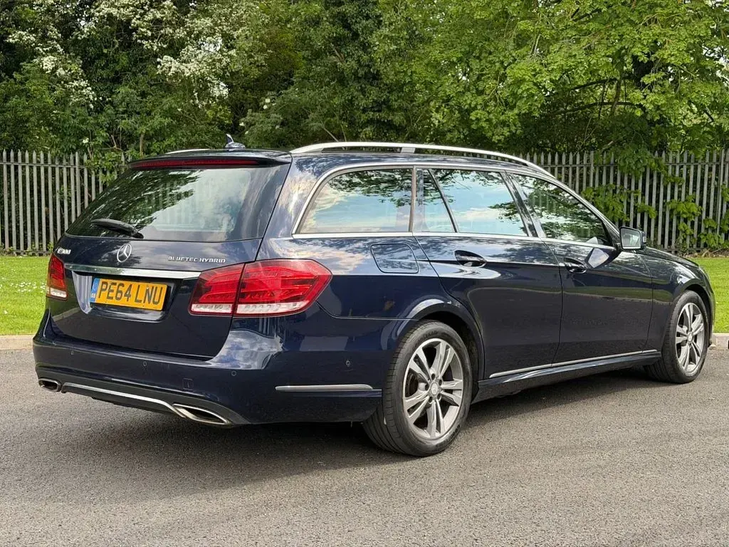Used Mercedes E300 SE 2014 Blue Estate